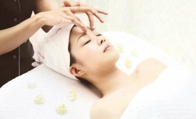 女性專屬護理體驗 水潤美顏與體溫艾灸的舒心之選